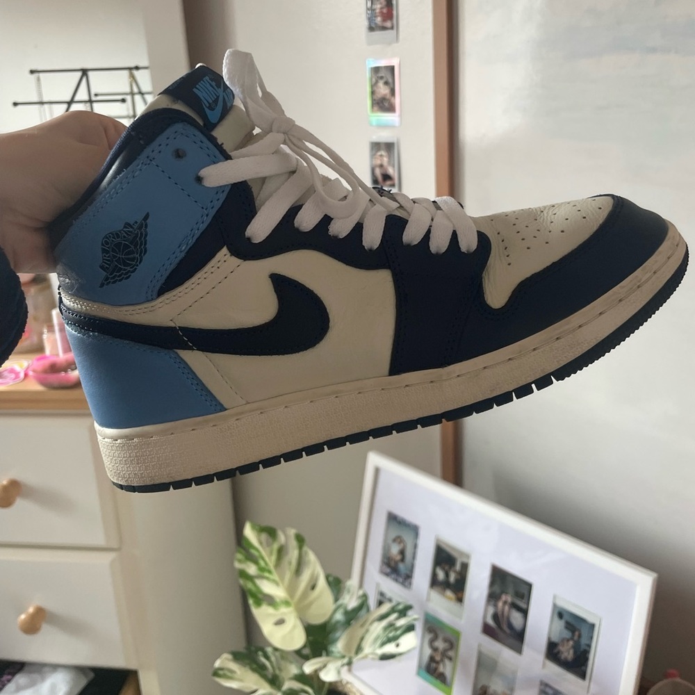 Air Jordan 1 Retro High Obsidian Fit like Women’s 8.5 / Youth size 7 (W8.5 / 7Y)
